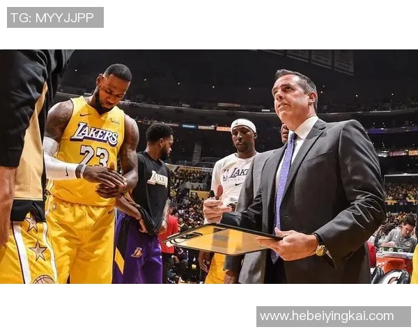 勒沃库森宣布新主帅亮相,球迷期待新赛季表现! 勒沃库森宣布新主帅亮相,球迷期待新赛季表现!